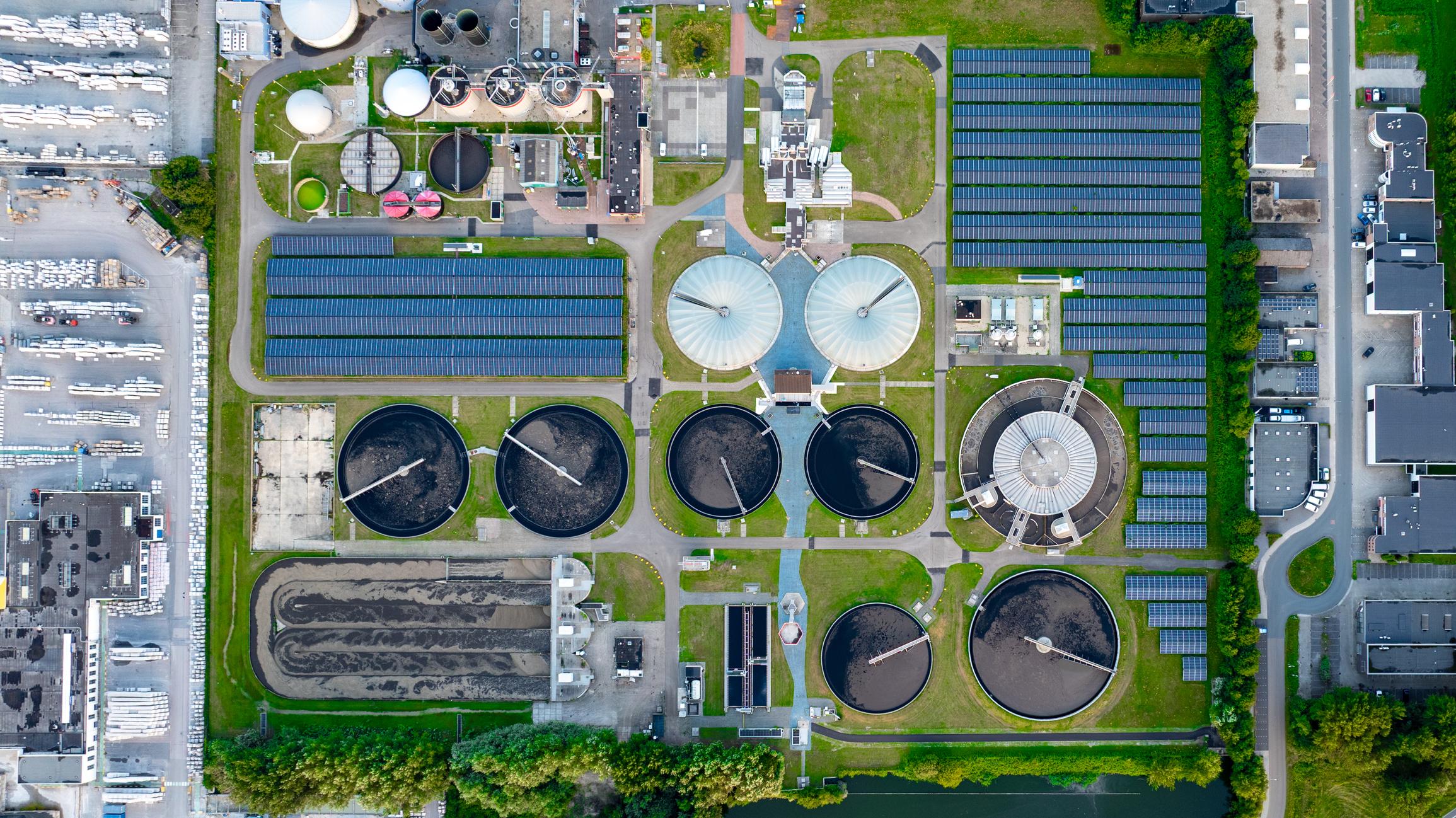 Maintenance industrielle d'une zone de traitement des eaux et des déchets, dans une station d'épuration.